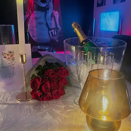 Apartment Blom Romantique, Prive & Salle De Massage, Petit Dej Inclus