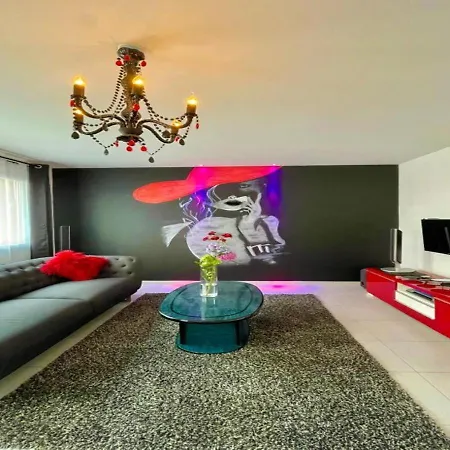 Blom Romantique, Prive & Salle De Massage, Petit Dej Inclus Apartment Guesnain