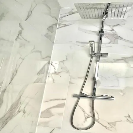 Blom Romantique, Prive & Salle De Massage, Petit Dej Inclus * Guesnain