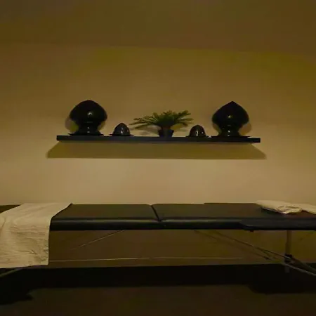 Blom Romantique, Prive & Salle De Massage, Petit Dej Inclus